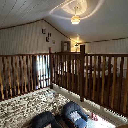 - 5 People La Chapelle-Bertrand