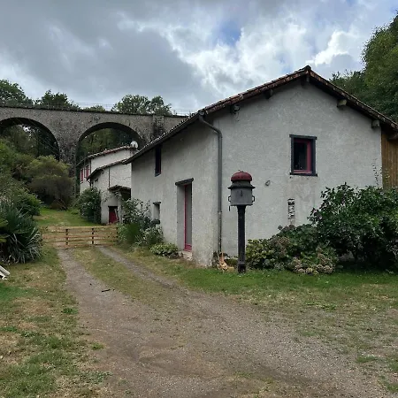 度假居 - 5 People La Chapelle-Bertrand